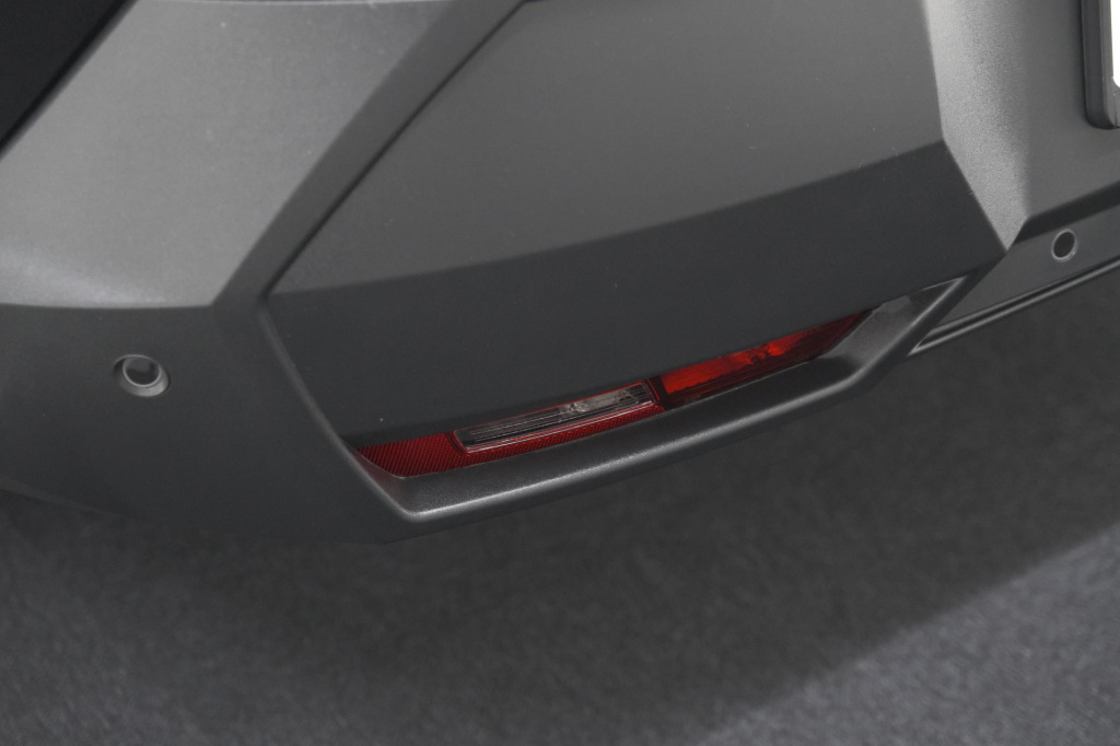 Peugeot E-5008