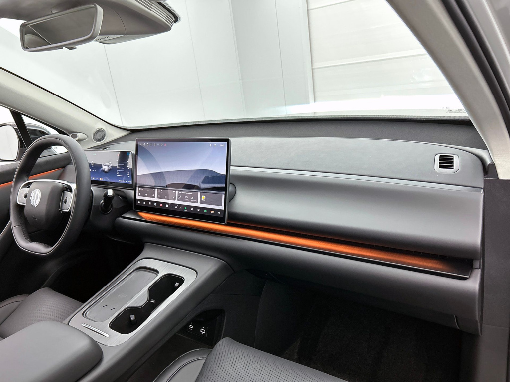 Leapmotor C10