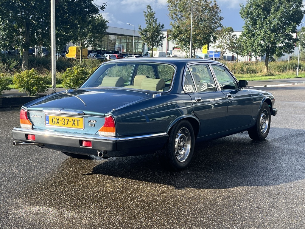 Jaguar Xj