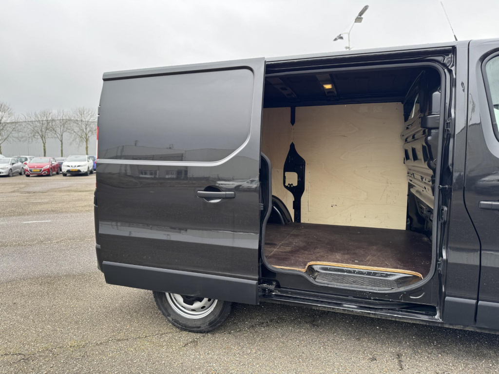 Nissan Nv300