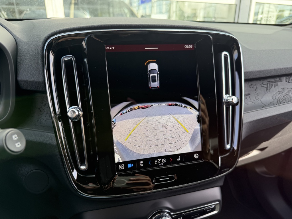 Volvo Ex40