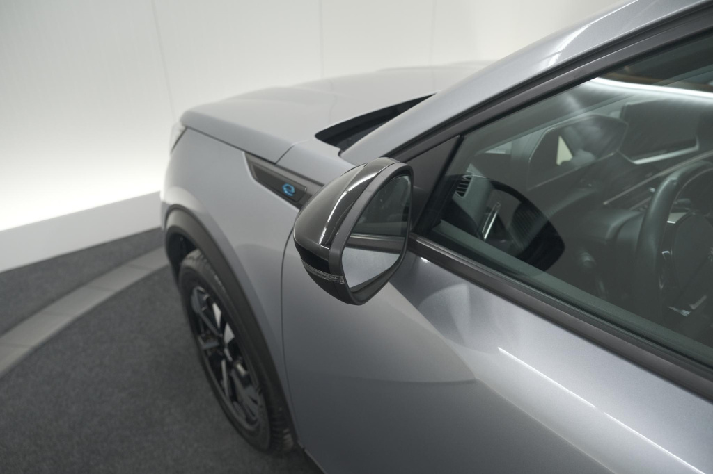 Peugeot E-2008