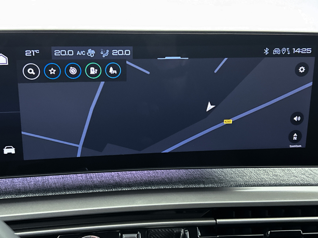 Peugeot E-3008