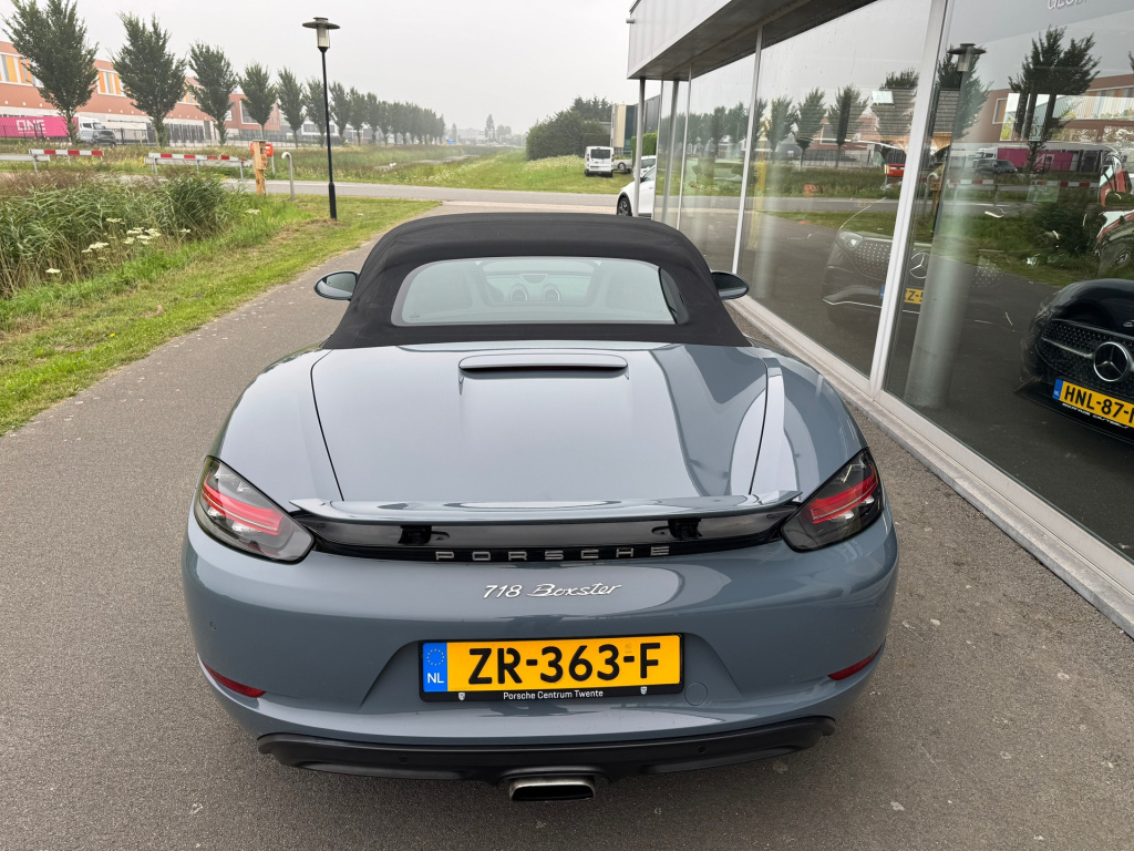 Porsche 718