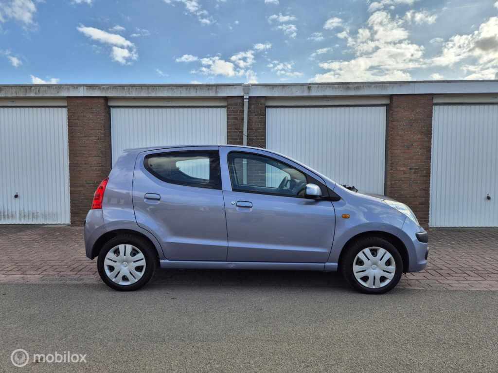 Nissan Pixo