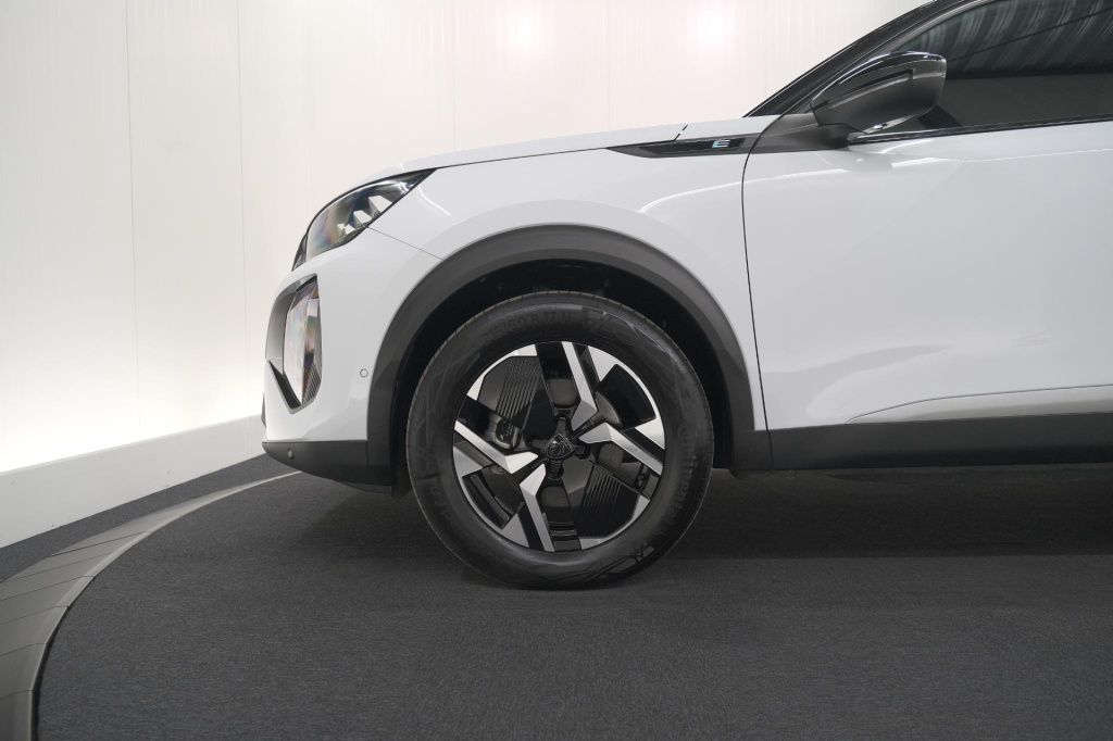 Peugeot E-2008
