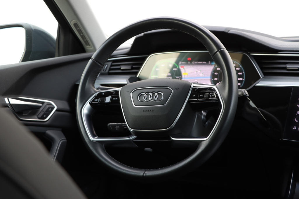 Audi Q8 E-tron