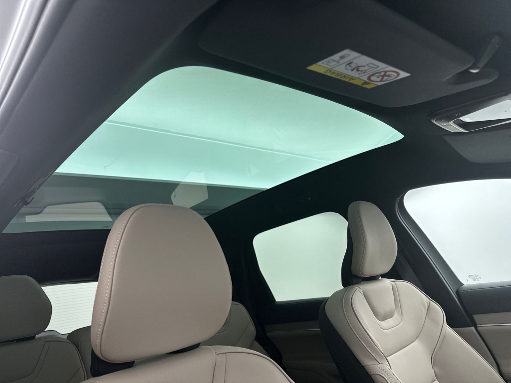 Volvo Ex90