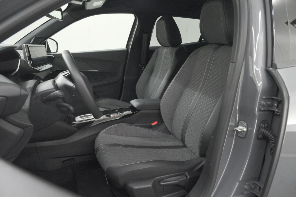 Peugeot E-2008