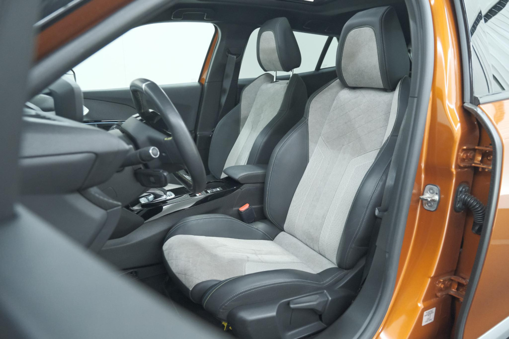 Peugeot E-2008
