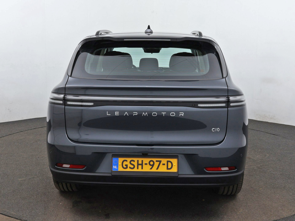 Leapmotor C10