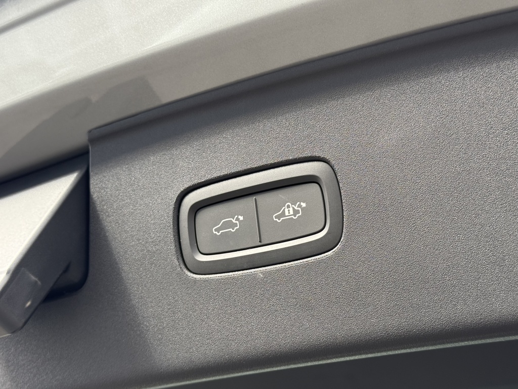 Volvo Ex90