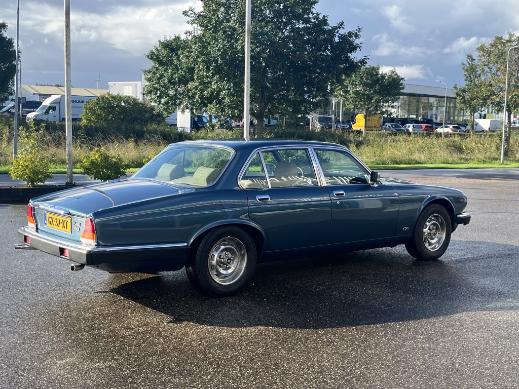 Jaguar Xj