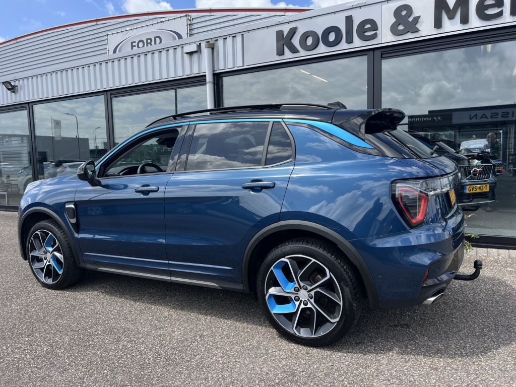 Lynk & Co 01