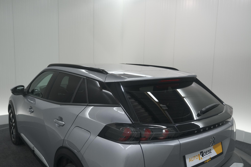 Peugeot E-2008