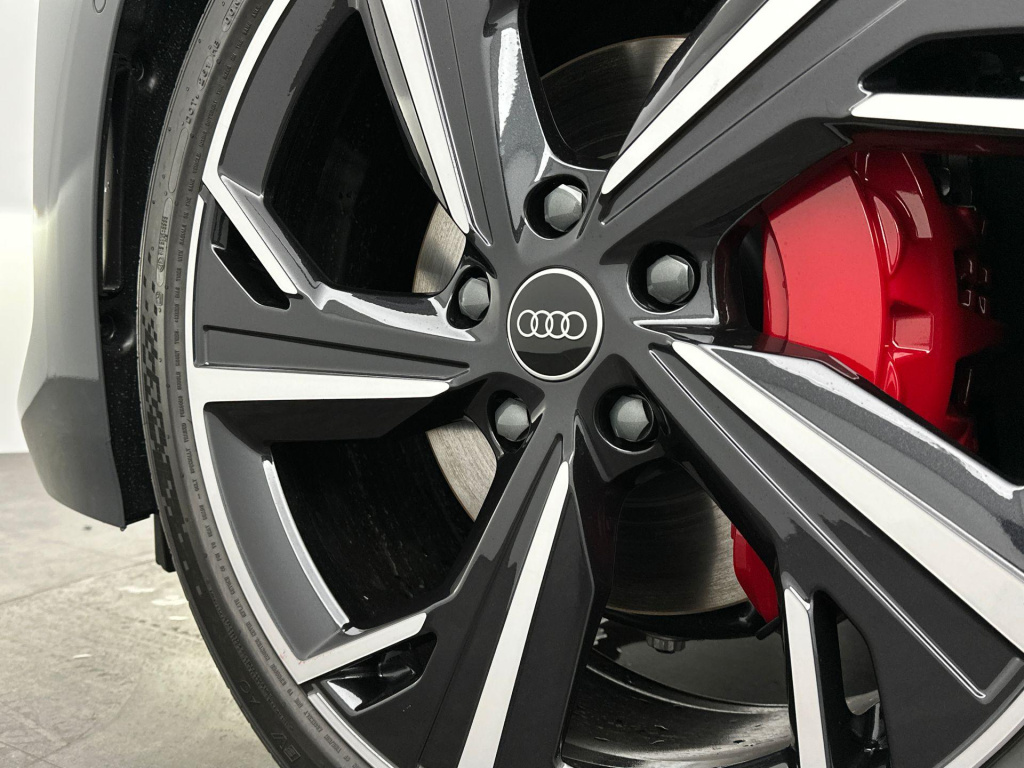 Audi A6 Avant E-tron