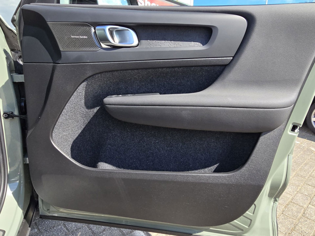 Volvo Ex40