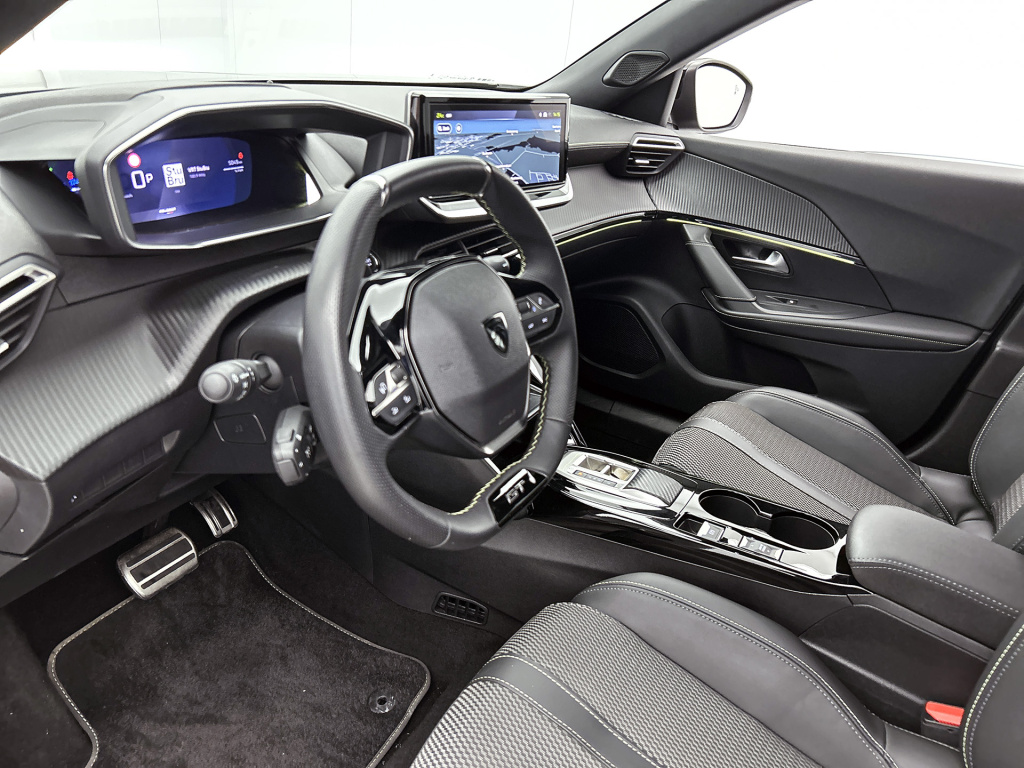Peugeot E-2008