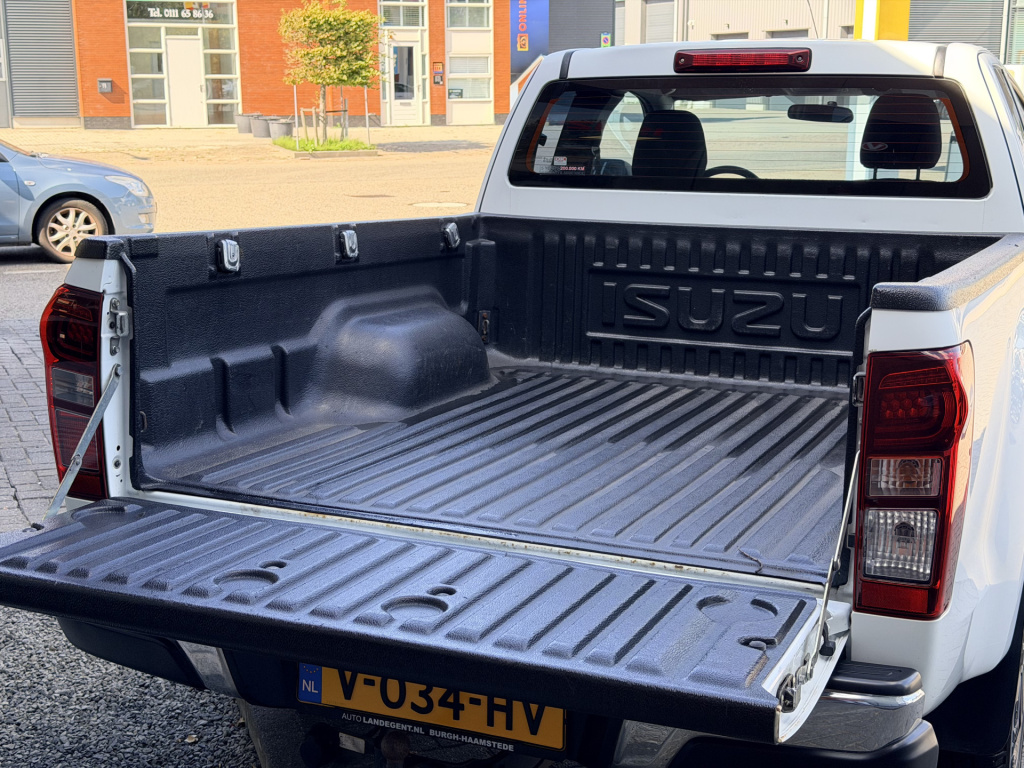 Isuzu D-max