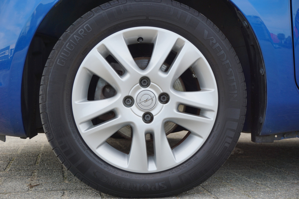 Opel Agila