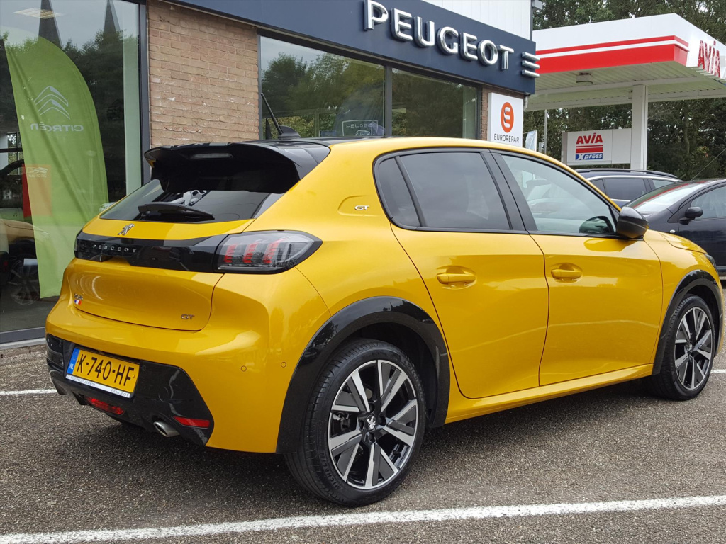 Peugeot 208