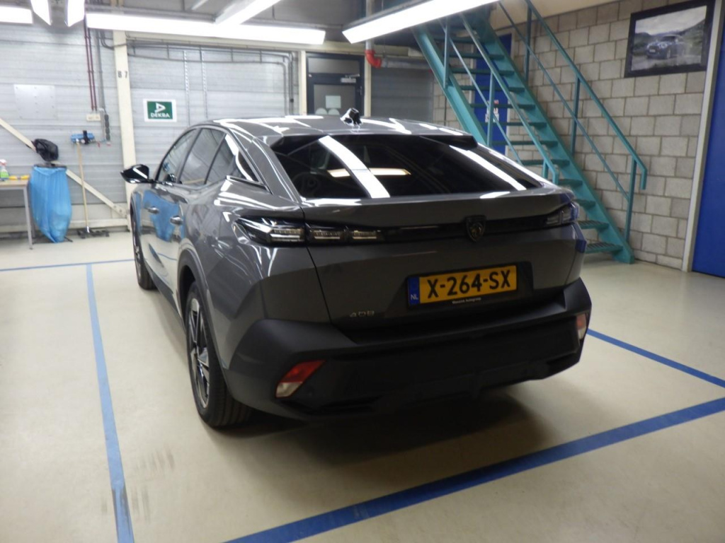 Peugeot 408