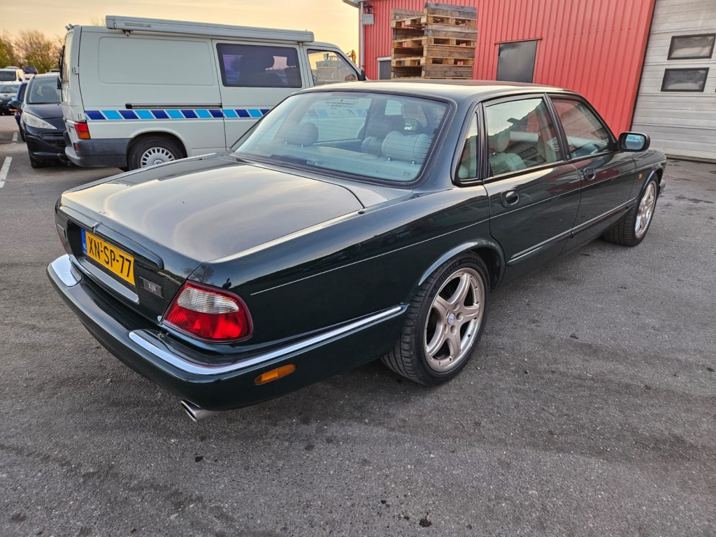 Jaguar Xj