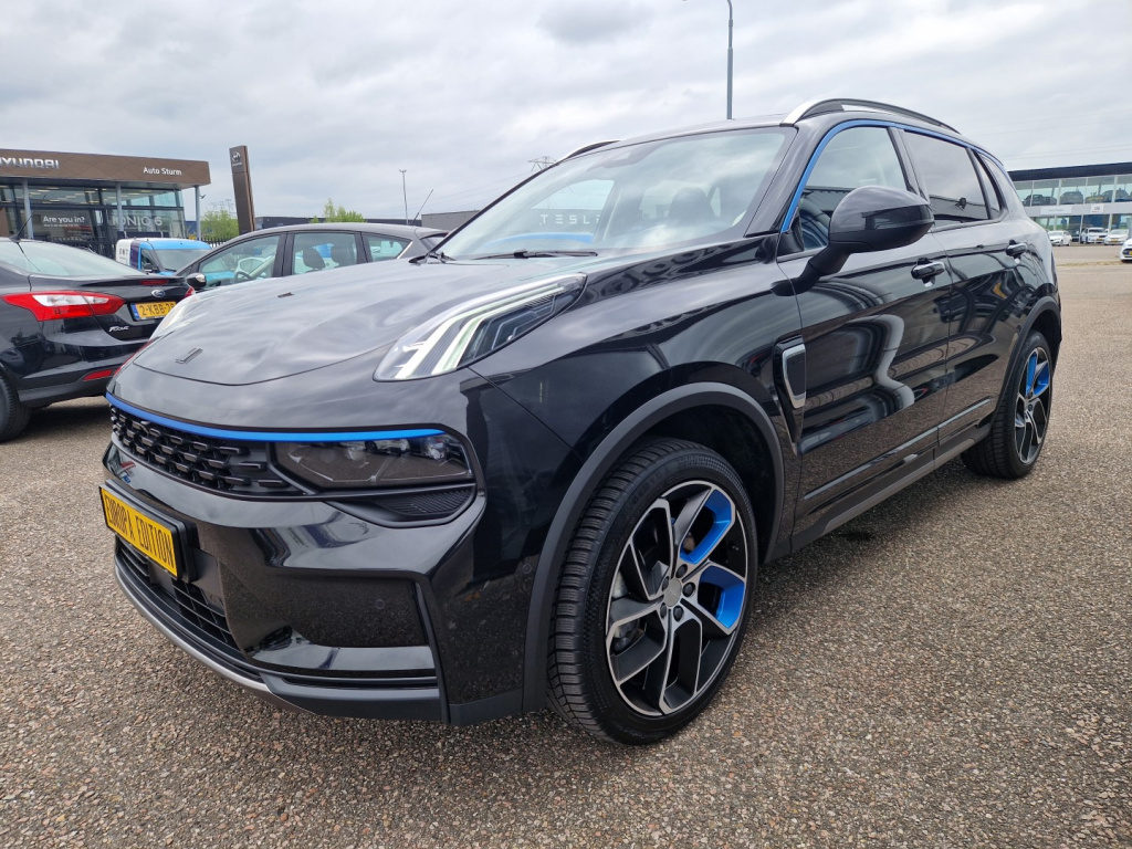 Lynk & Co 01