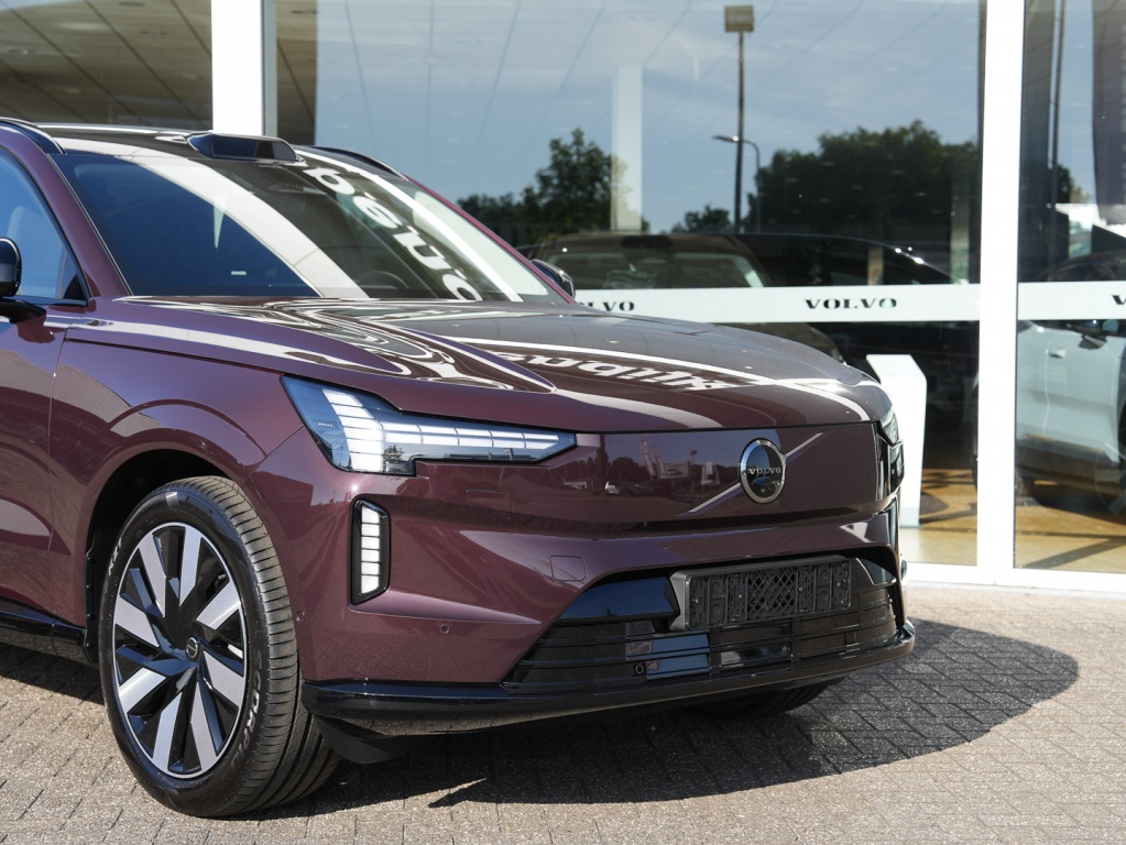 Volvo Ex90