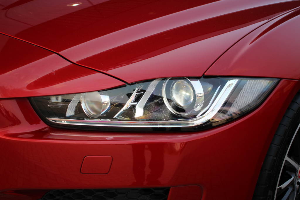 Jaguar Xe