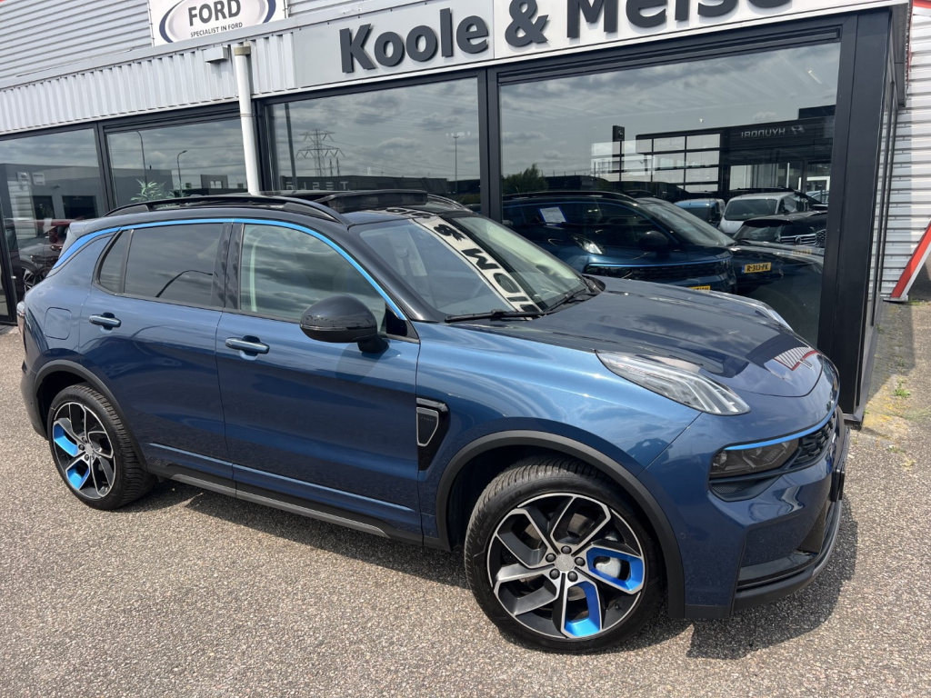 Lynk & Co 01