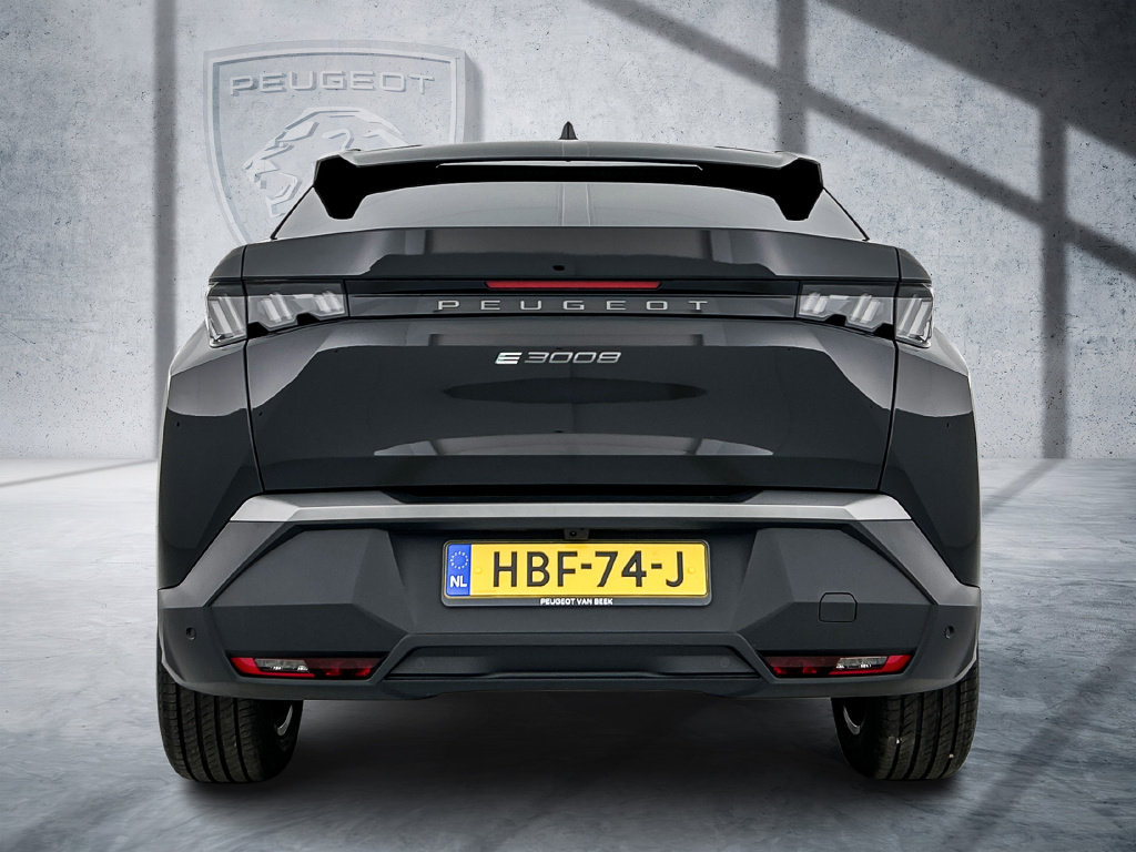 Peugeot E-3008