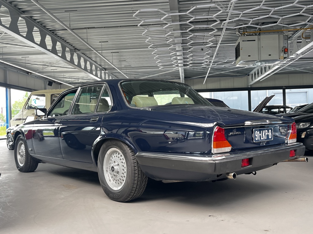 Jaguar Xj