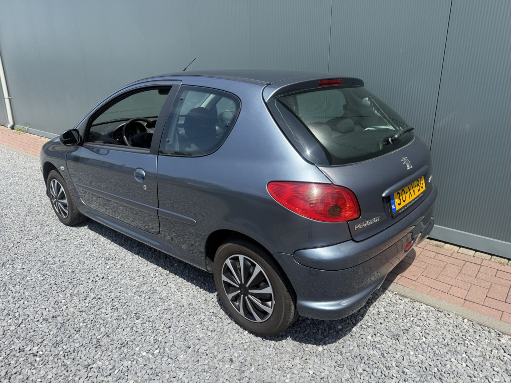 Peugeot 206