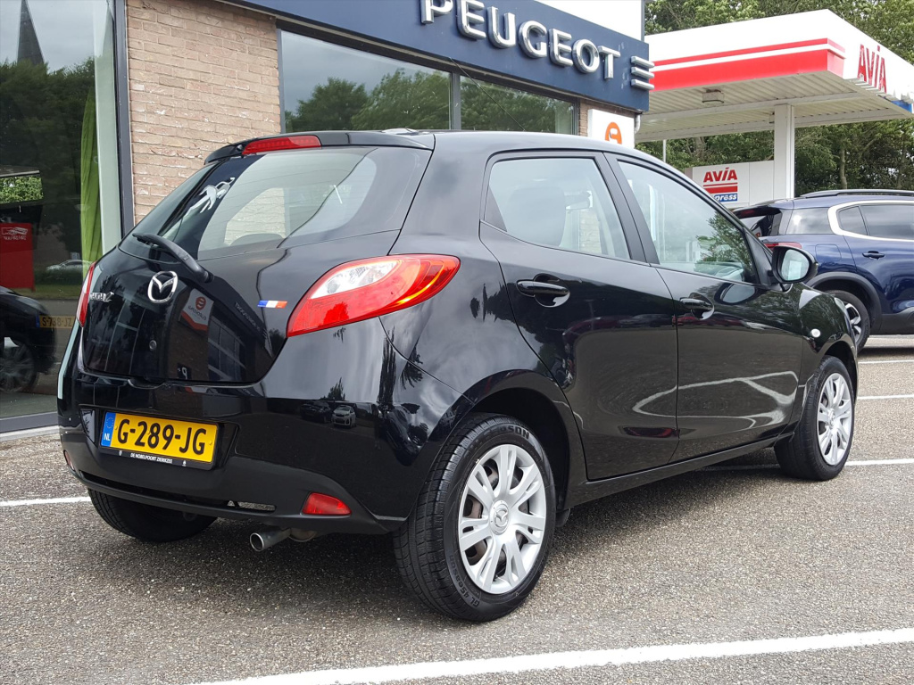 Mazda 2