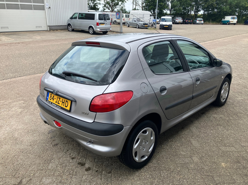 Peugeot 206