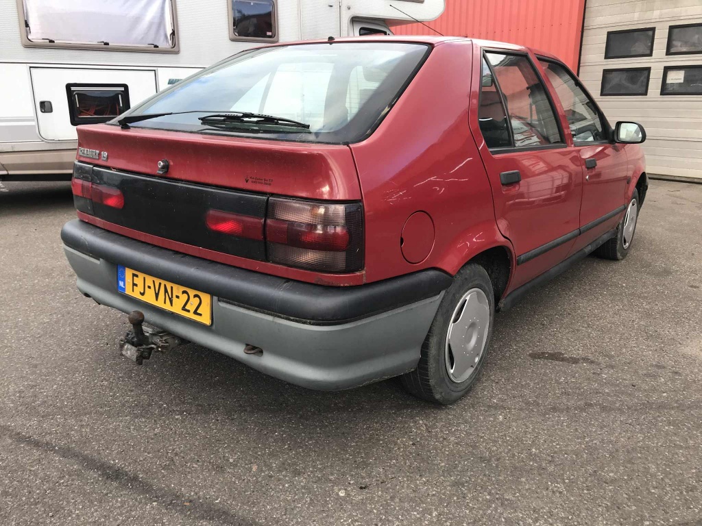 Renault 19