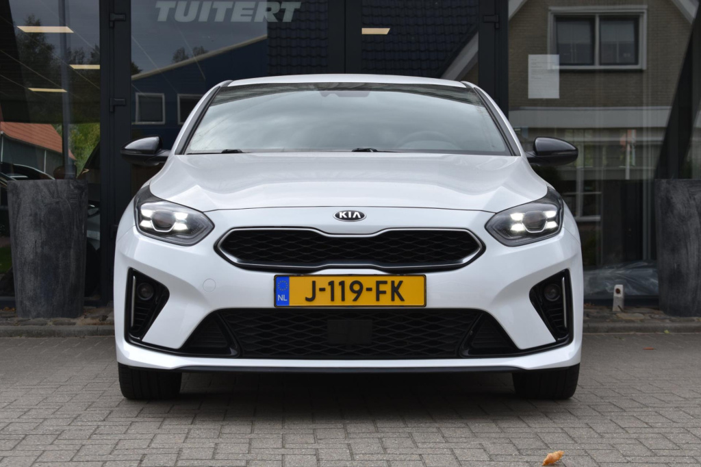 Kia Proceed