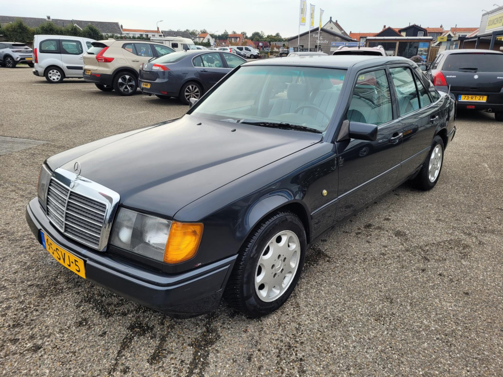 Mercedes-Benz 200