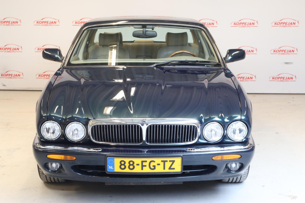 Jaguar Xj