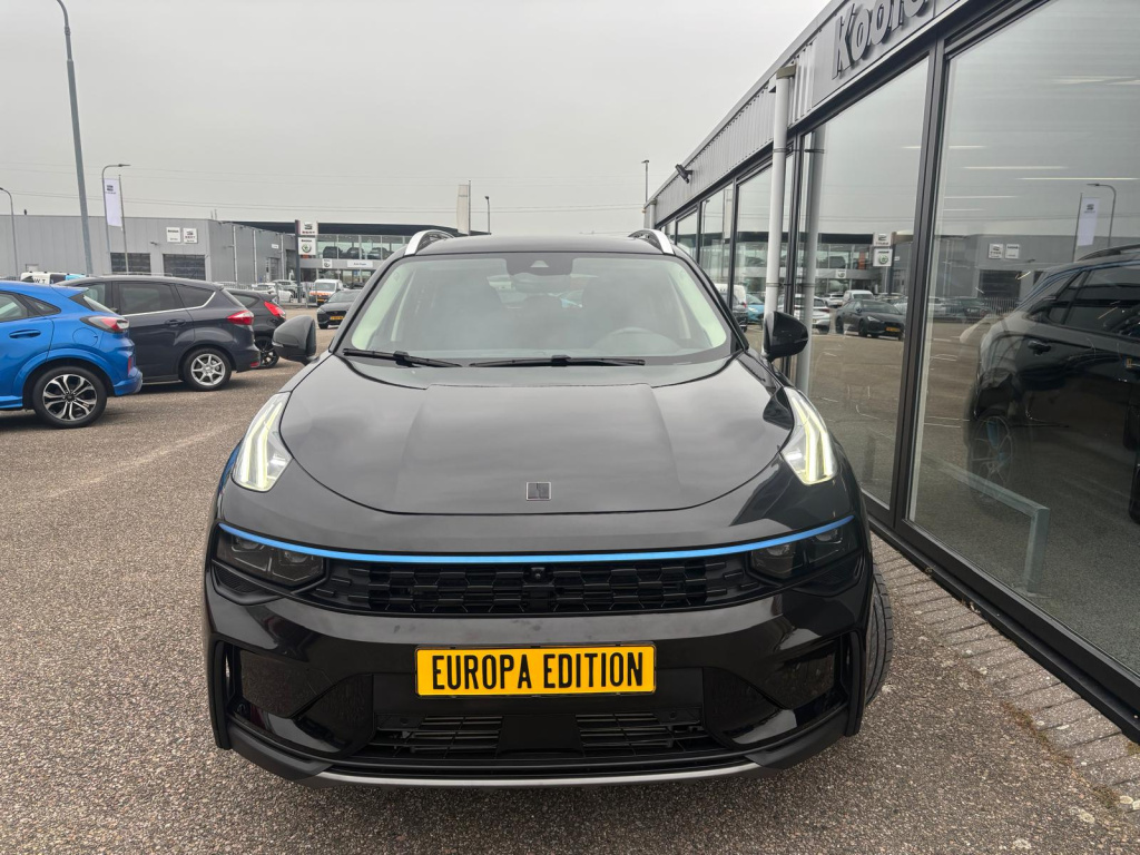 Lynk & Co 01