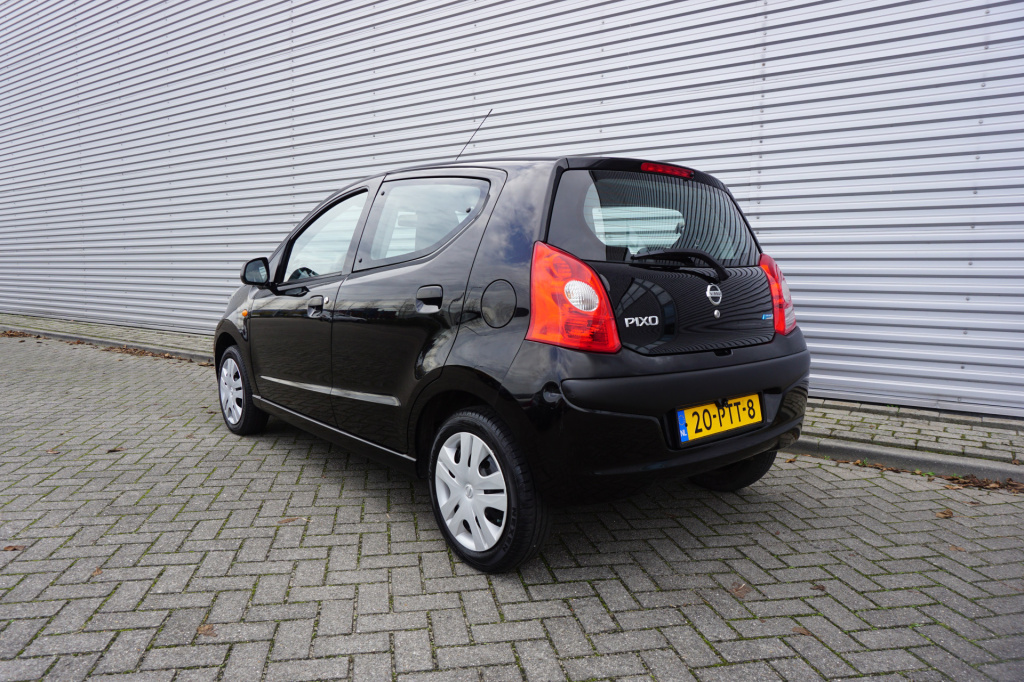 Nissan Pixo
