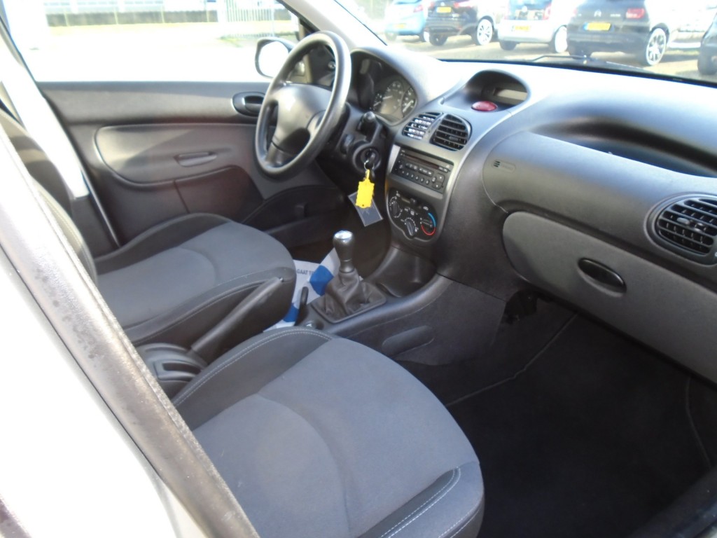 Peugeot 206