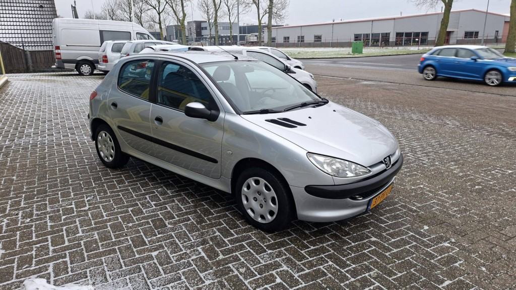 Peugeot 206