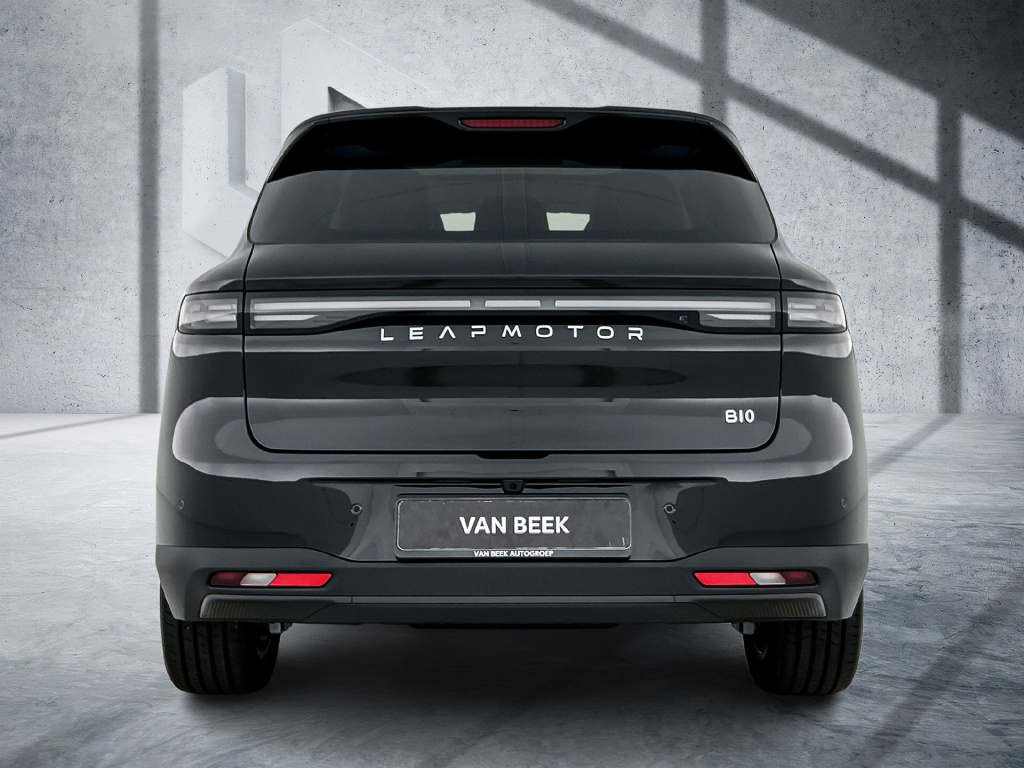 Leapmotor B10