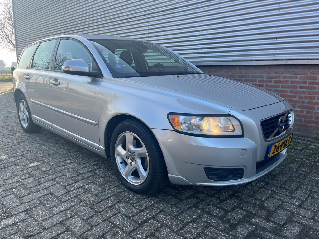 Volvo V50
