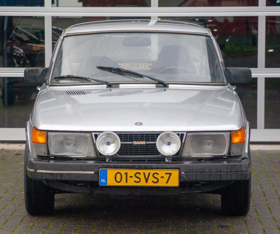 Saab 900