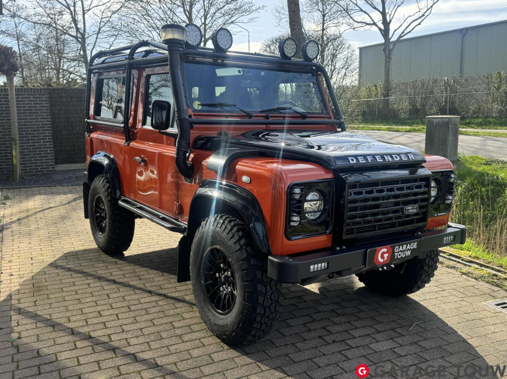 Land Rover Defender