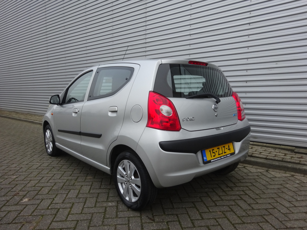 Nissan Pixo