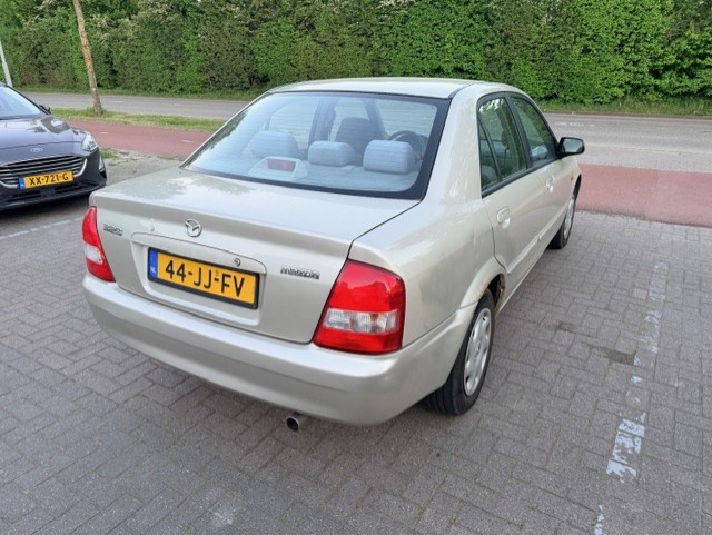 Mazda 323